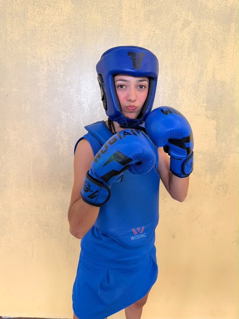 YURIANA ROMAN - Pose de lucha
